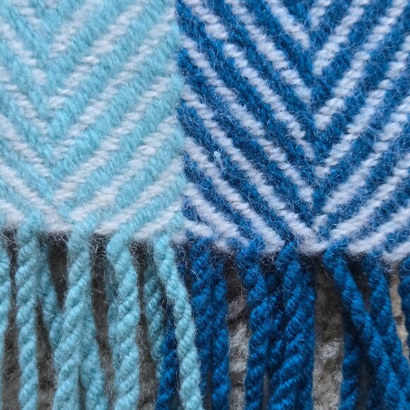 NWOT Charter Club Cashmere Scarf Blue Green - Picture 4 of 7